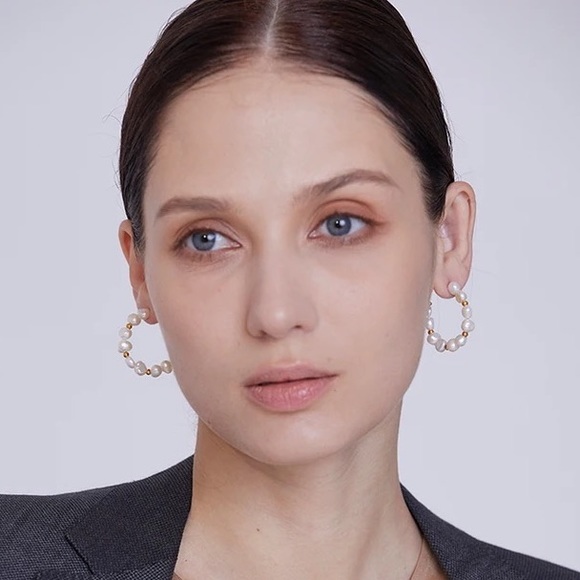 ◾️18k Gold Plated Natural Pearls Beads Hoop Earrings - Picture 5 of 12